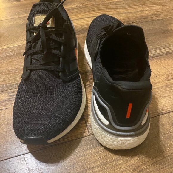 Adidas Ultraboost x NASA - Picture 4 of 5